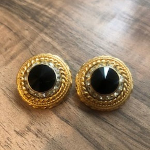 CLASSIC CLIP ON EARRINGS - Picture 1 of 3